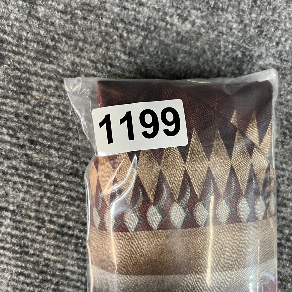 Carlos Devenezia Mens Silk Tie Burgundy Gold Geometric Abstract Hand Made Roma